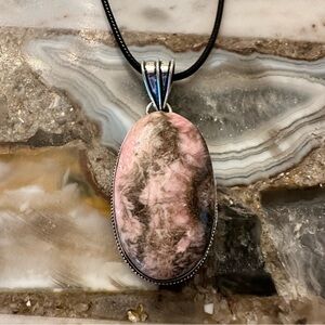2195 Artisan Pink and Silver Oval Pendant Necklace